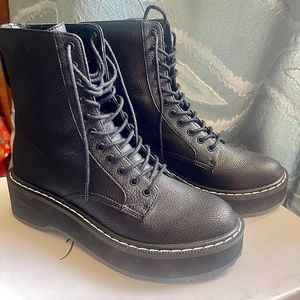 KENDALL+KYLIE Women Hunt2 Combat Boot size 6 woman